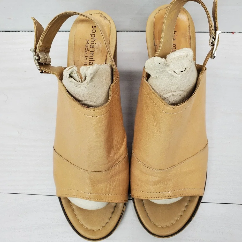 Sophia Milano Sandal Size 8 Leather Sling Back Open Toe Sandal Camel Tan Color